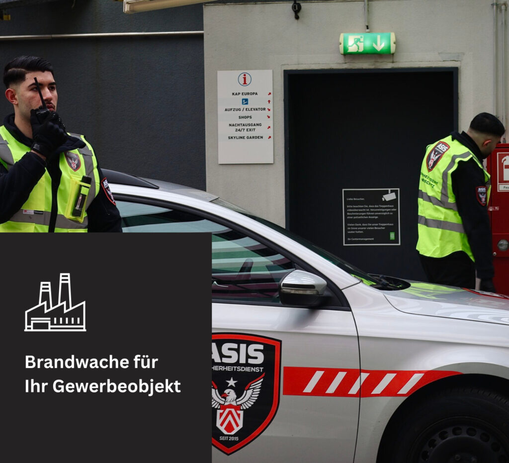 ASIS Sicherheitsmitarbeiter führt Kommunikation für Brandschutzaufgaben an einem Gewerbeobjekt durch